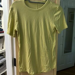 Lululemon- ribbed long sleeve t-shirt - size 6